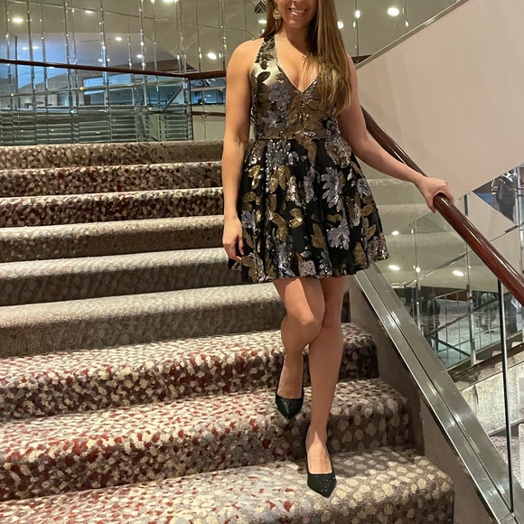 Bebe Sequin Fit & Flare Sequin Bebe - Picture 1 of 11